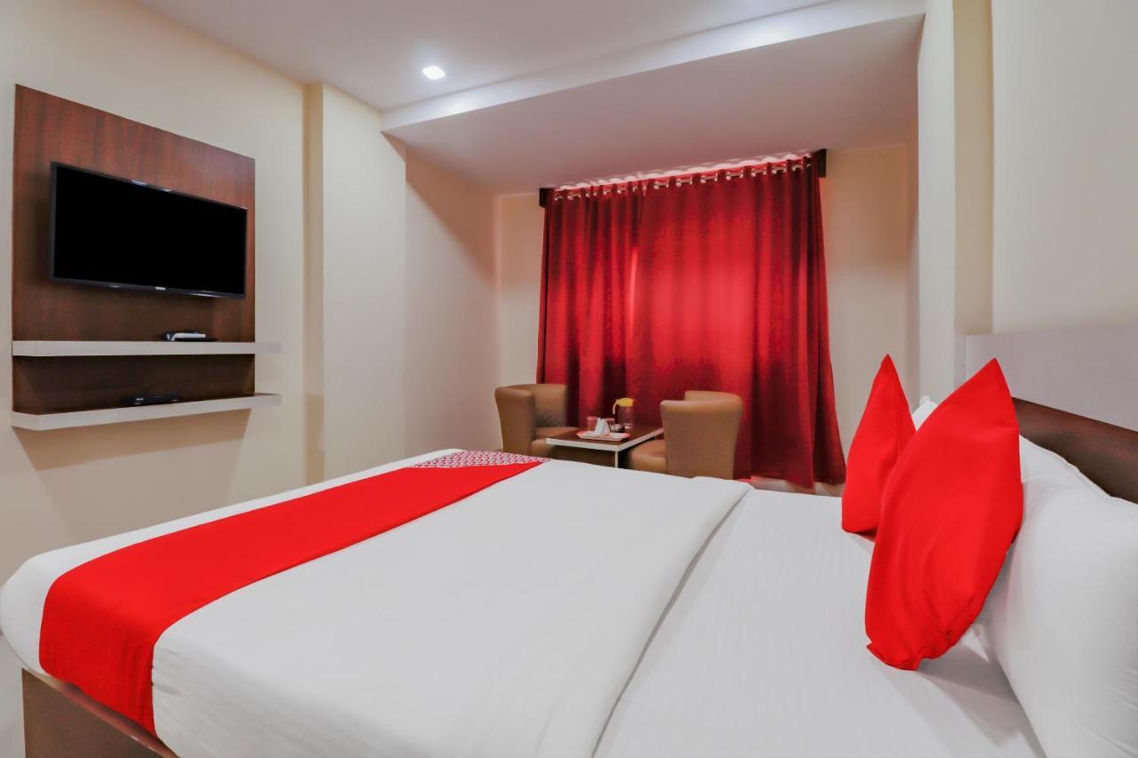 Oyo Flagship 80044 Royal Wood Deluxe Bangalore Luaran gambar