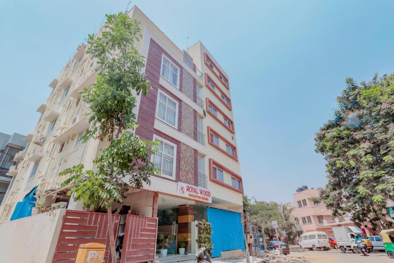 Oyo Flagship 80044 Royal Wood Deluxe Bangalore Luaran gambar